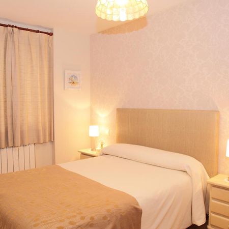 Apartamentos Alba Casa Alquesera Sahun Luaran gambar
