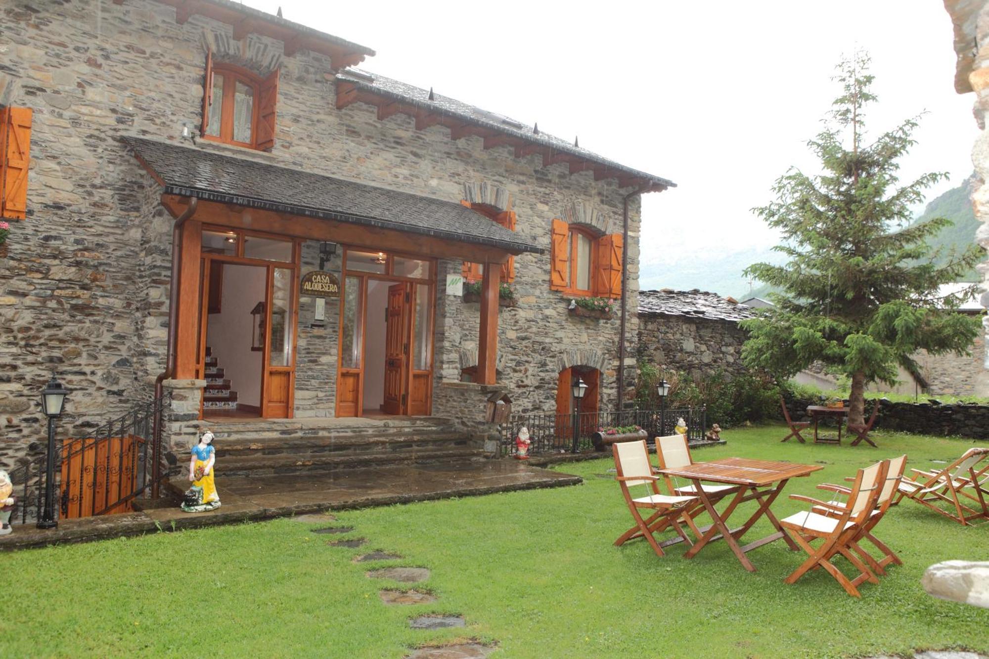 Apartamentos Alba Casa Alquesera Sahun Luaran gambar
